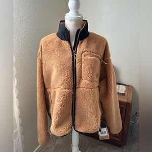 The North Face Women’s Extreme Pile Full-Zip Jacket
BRAND NEW WITH TAGS